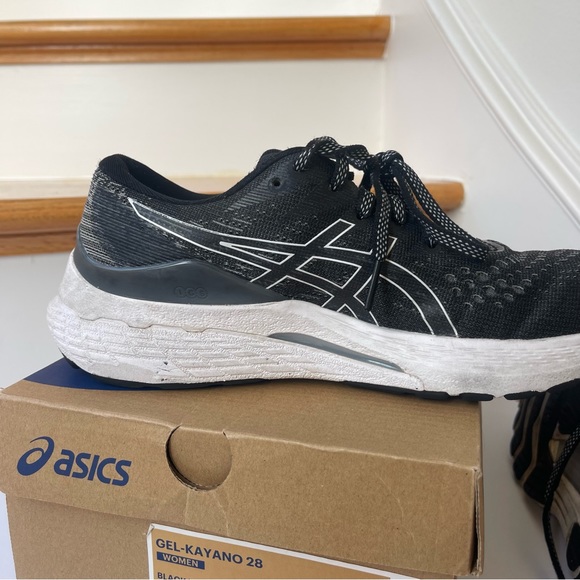 Used Asics Kayano 28 Womens Running Shoes - Black / white . Stability shoe - Picture 5 of 15